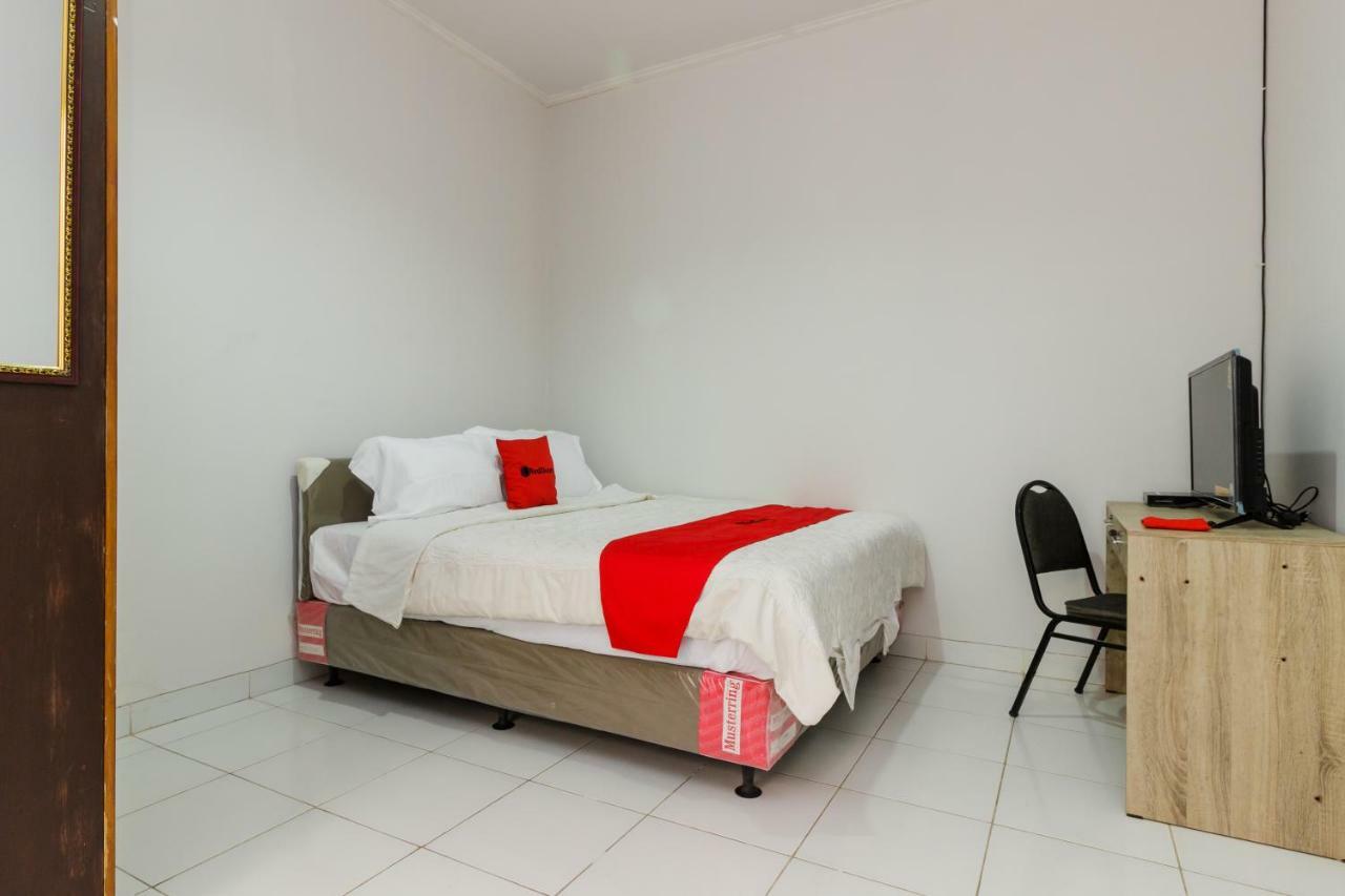 Reddoorz Syariah Near Pondok Indah Mall 3 Джакарта Экстерьер фото